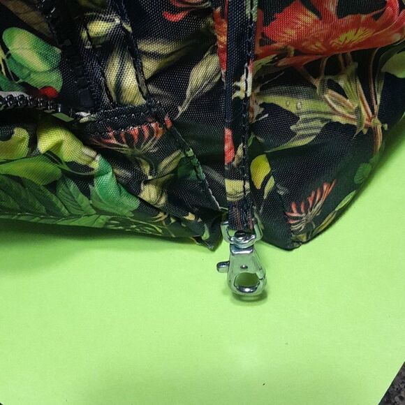 Kipling Crossbody Purse..."Callie"...EUC  - Picture 9 of 10